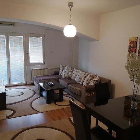 Hello Apartment Скопие Екстериор снимка